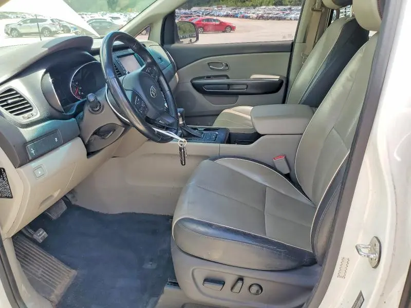 2017 KIA SEDONA LX  