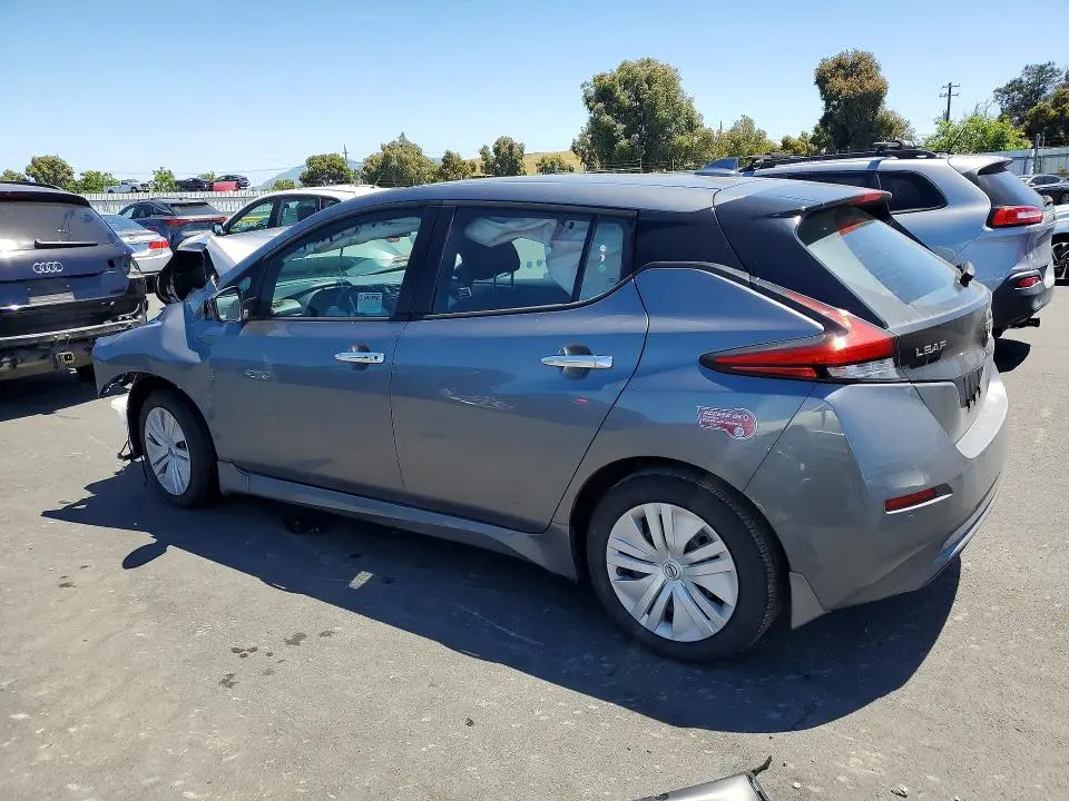 2025 NISSAN LEAF S  