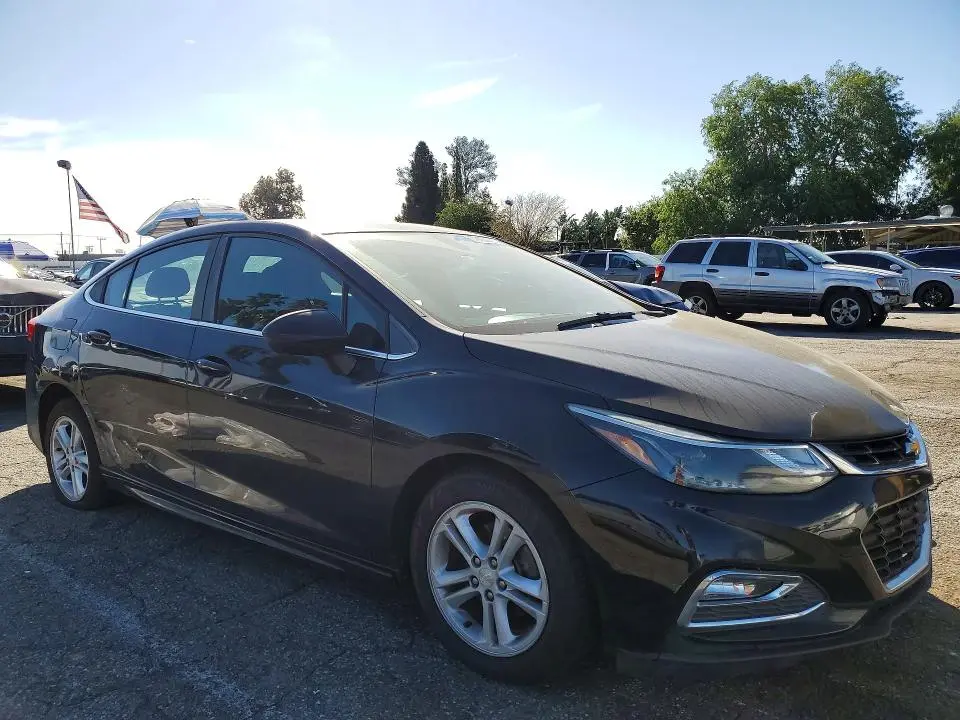 2017 CHEVROLET CRUZE LT  