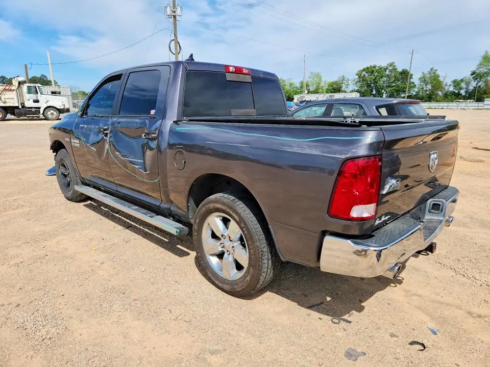 2015 RAM 1500 SLT  