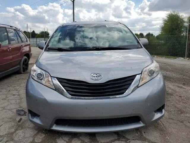 2013 TOYOTA SIENNA LE  