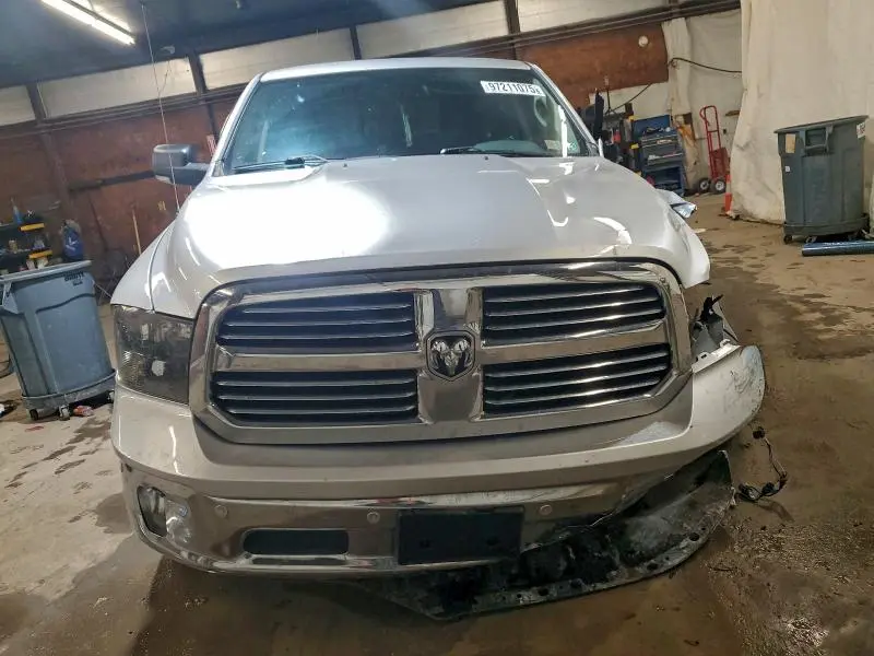 2017 RAM 1500 SLT  