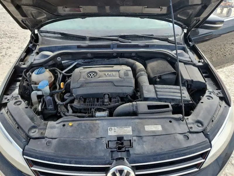 2015 VOLKSWAGEN JETTA SE  