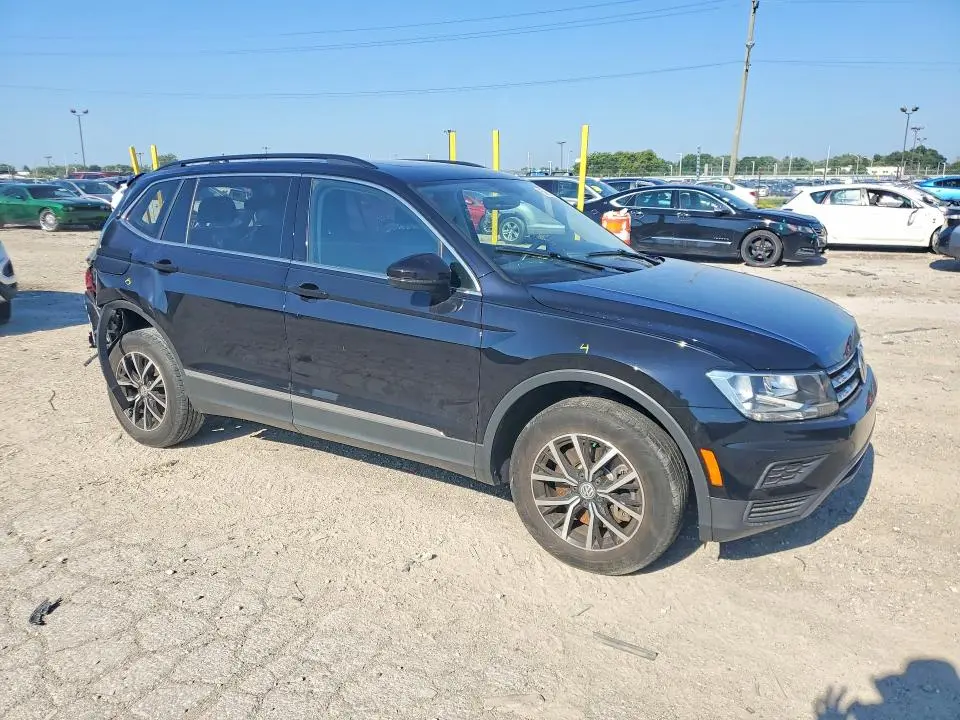 2021 VOLKSWAGEN TIGUAN SE  