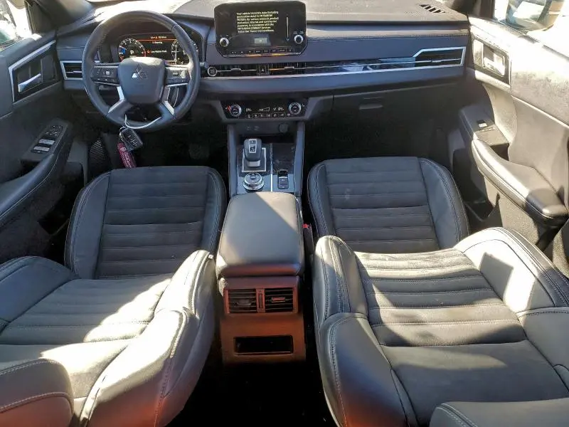 2023 MITSUBISHI OUTLANDER SE  