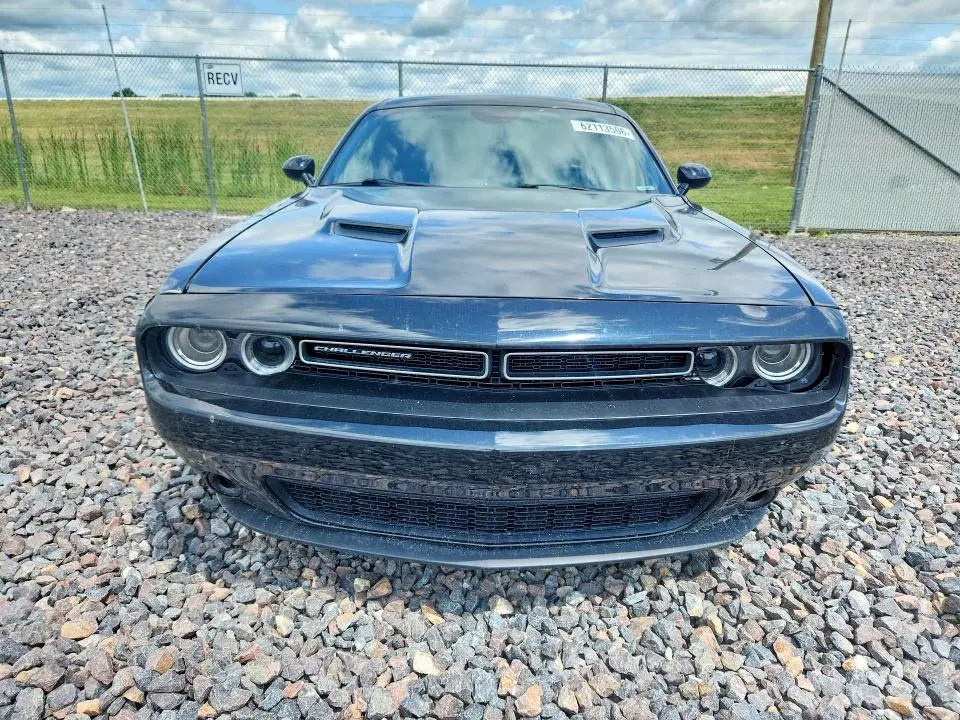2015 DODGE CHALLENGER SXT  