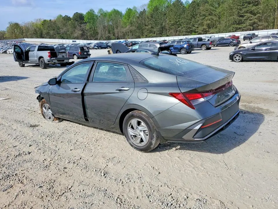 2025 HYUNDAI ELANTRA SE  