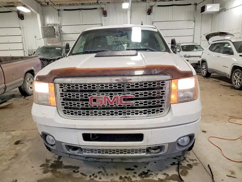 2012 GMC SIERRA K2500 DENALI  