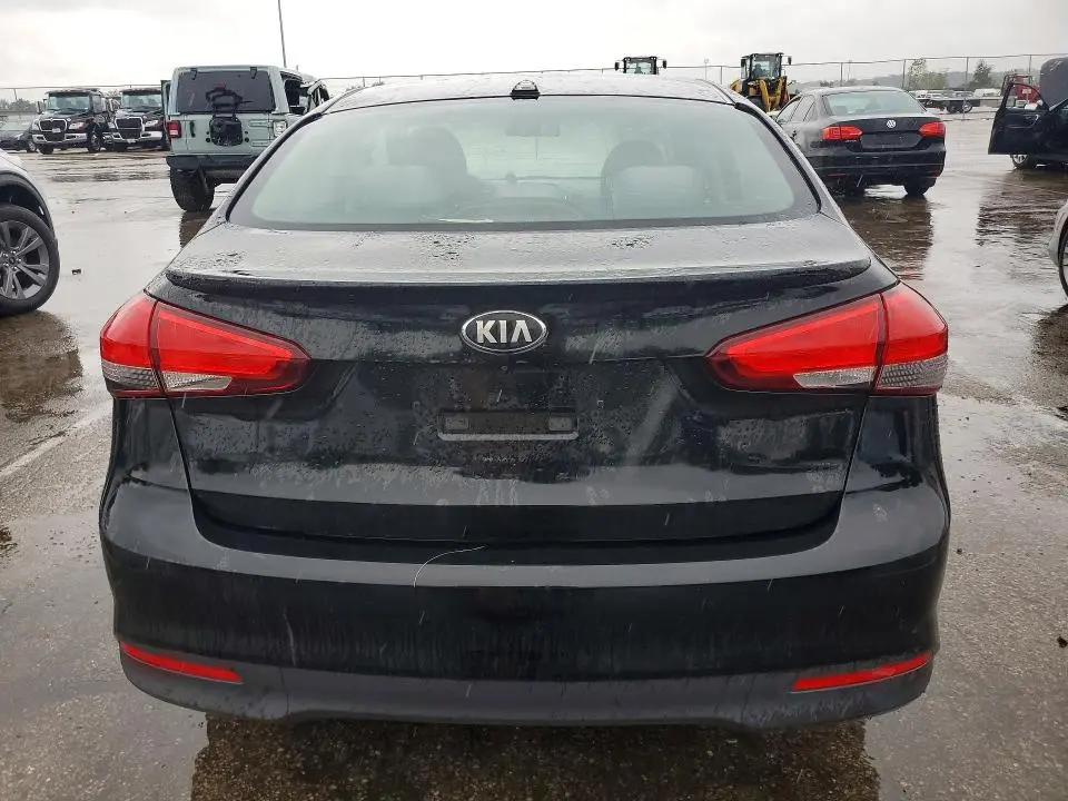2018 KIA FORTE LX  