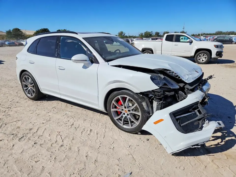 2025 PORSCHE CAYENNE S  