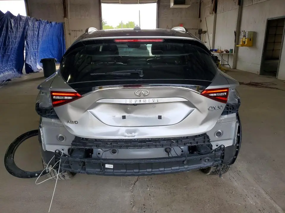 2017 INFINITI QX30 PREMIUM  