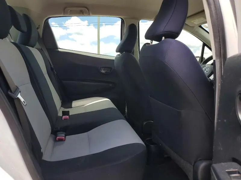 2013 TOYOTA YARIS 5-DOOR LE  