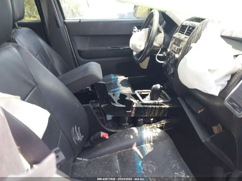 2011 FORD ESCAPE LIMITED