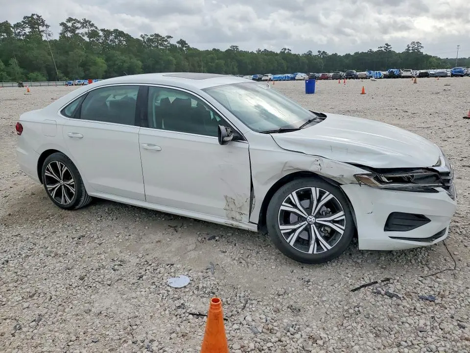 2022 VOLKSWAGEN PASSAT SE  