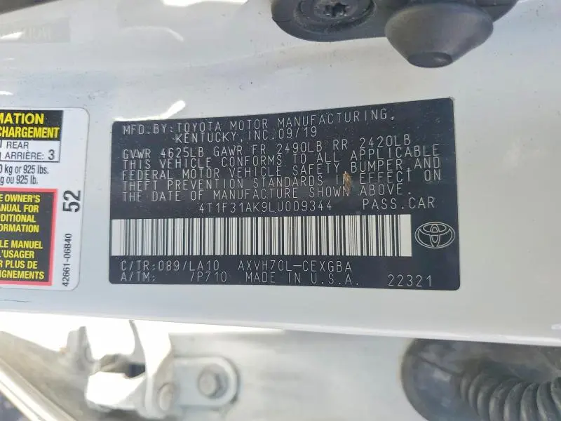 2020 TOYOTA CAMRY XLE  