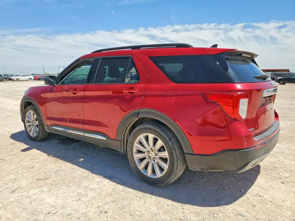 2021 FORD EXPLORER XLT  