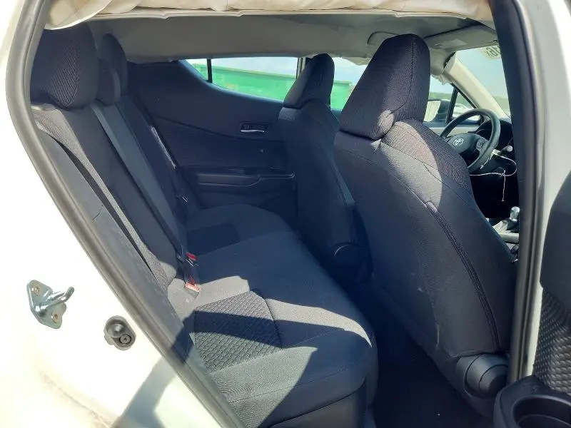 2021 TOYOTA C-HR LE  