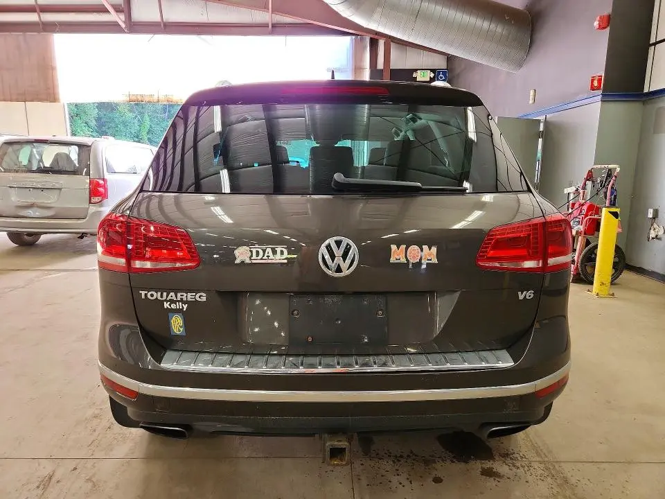2016 VOLKSWAGEN TOUAREG SPORT  