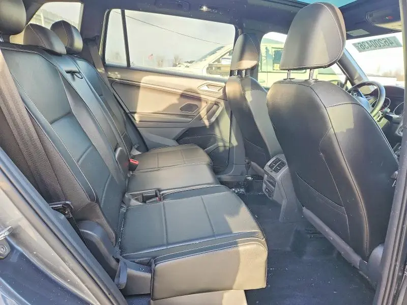 2021 VOLKSWAGEN TIGUAN SE  