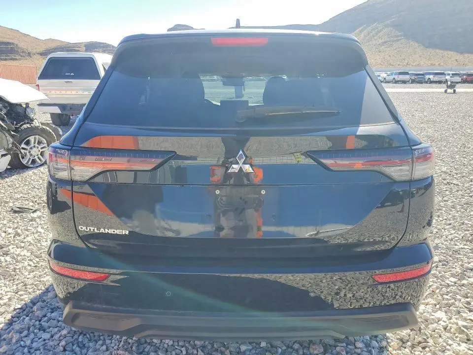 2025 MITSUBISHI OUTLANDER ES  