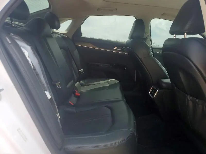 2022 KIA K5 EX  