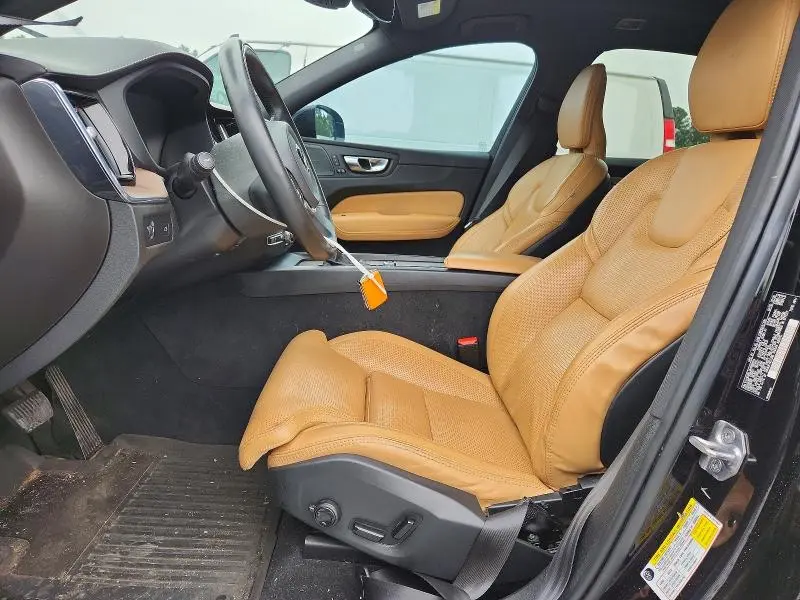 2021 VOLVO XC60 T5 INSCRIPTION  