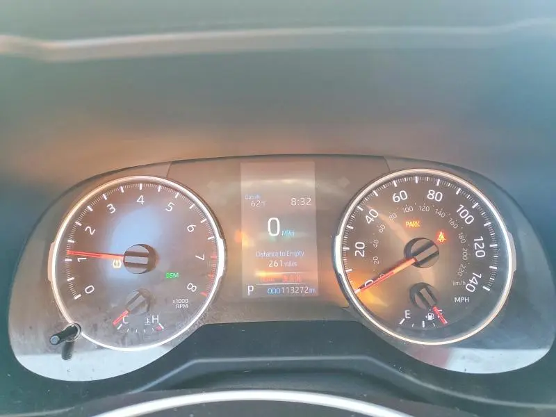 2021 TOYOTA RAV4 XLE  