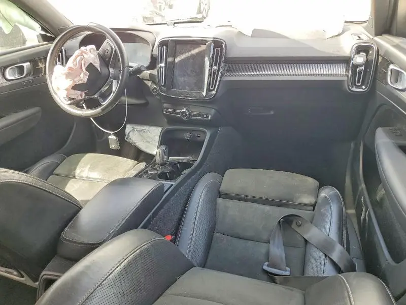 2019 VOLVO XC40 T5 R-DESIGN  