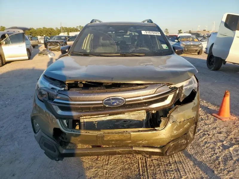 2025 SUBARU FORESTER LIMITED  