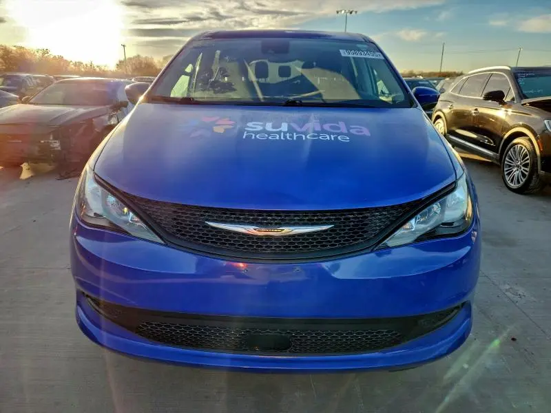 2022 CHRYSLER VOYAGER LX  