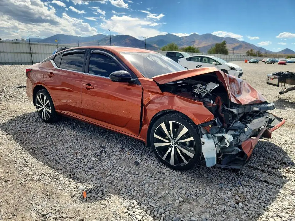 2021 NISSAN ALTIMA SR  
