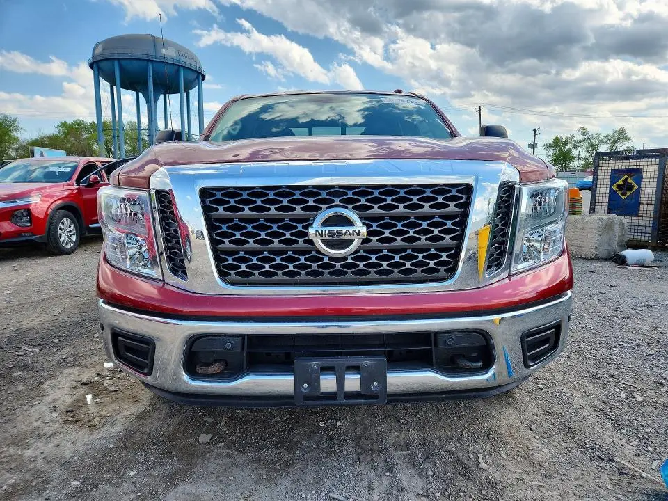 2018 NISSAN TITAN SV  