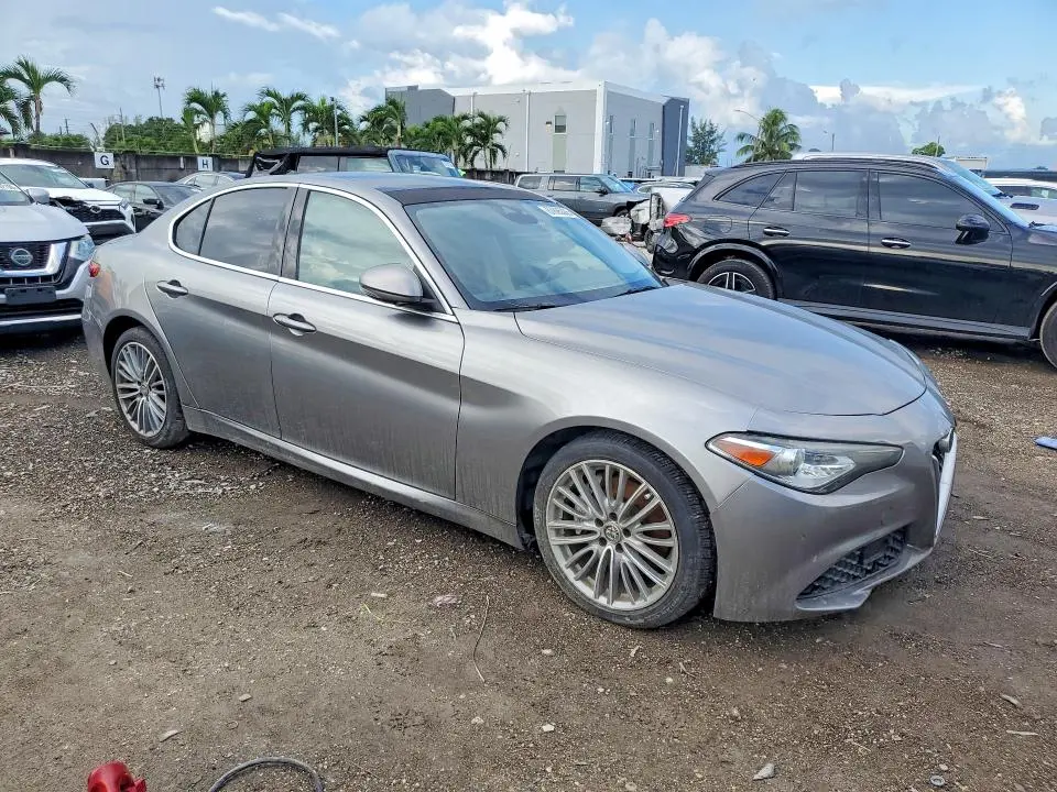 2017 ALFA ROMEO GIULIA TI  