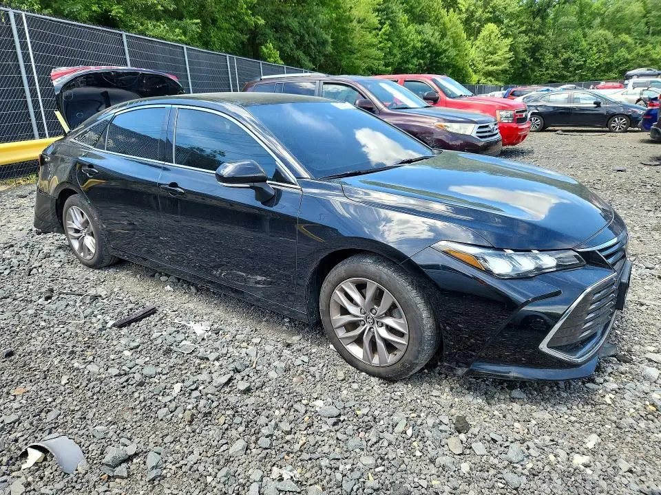 2019 TOYOTA AVALON XLE  