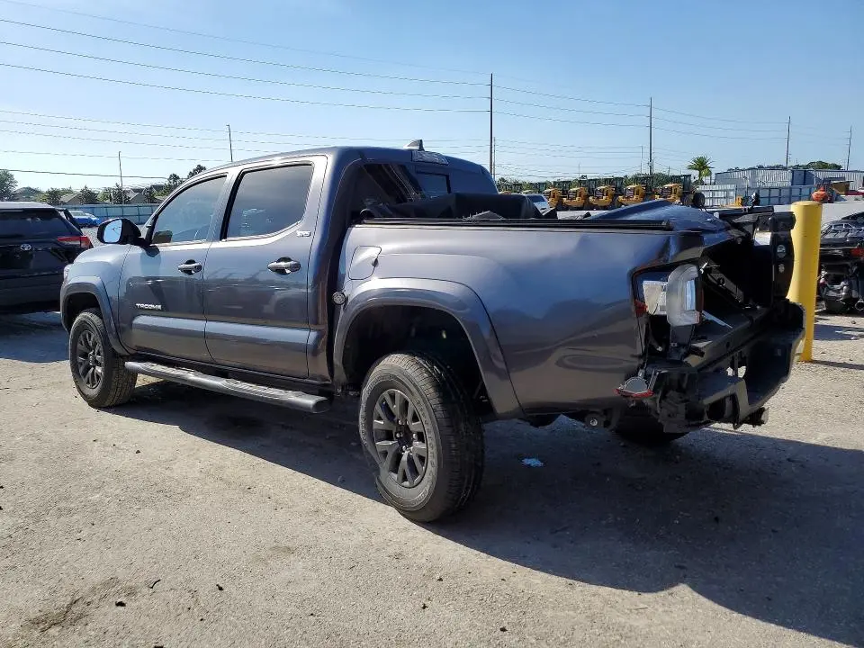 2020 TOYOTA TACOMA SR5 V6  