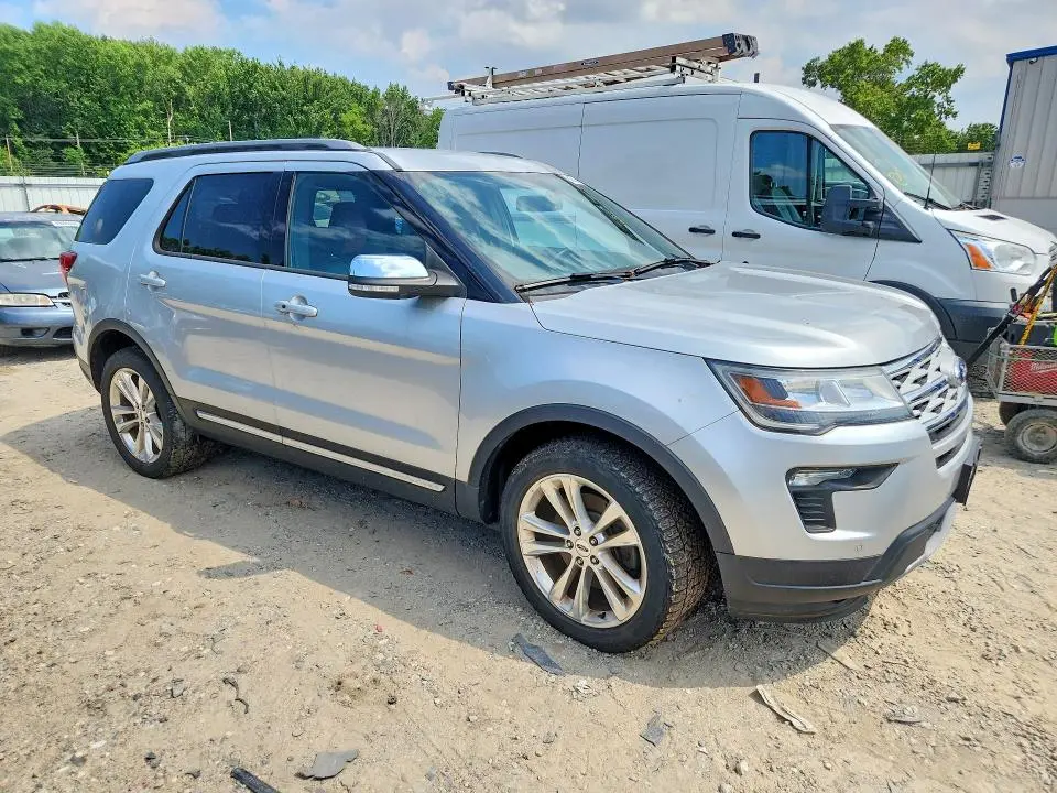 2019 FORD EXPLORER XLT  