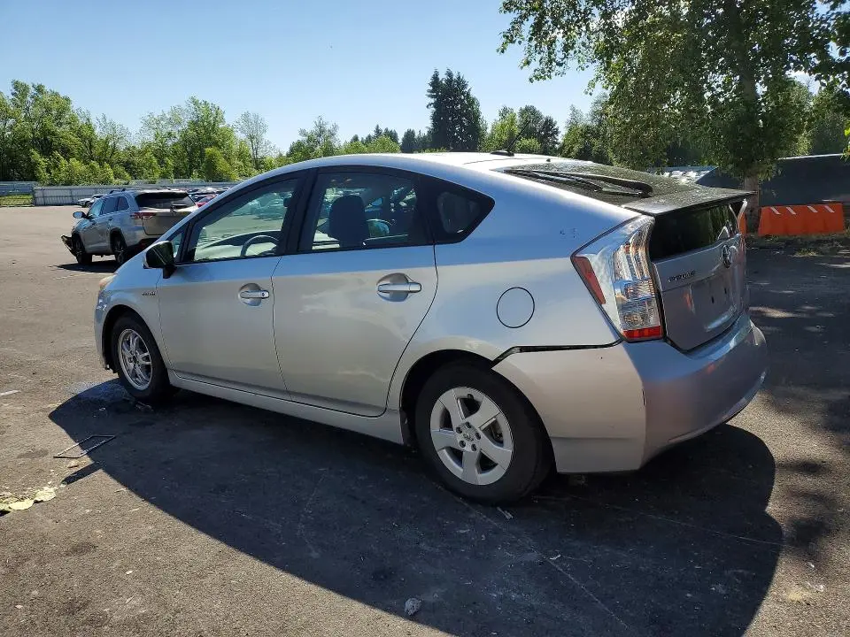 2010 TOYOTA PRIUS III  