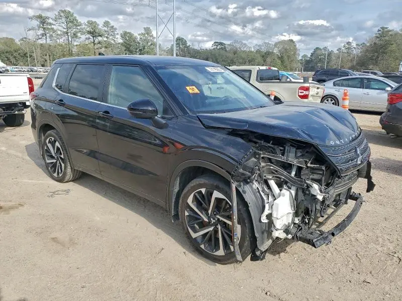 2023 MITSUBISHI OUTLANDER SE  