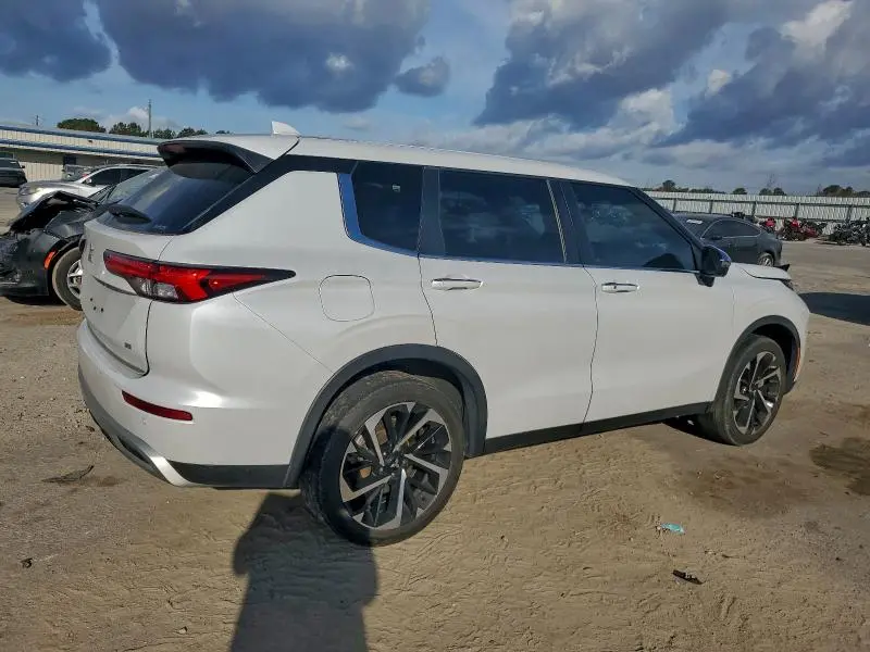 2022 MITSUBISHI OUTLANDER SE  
