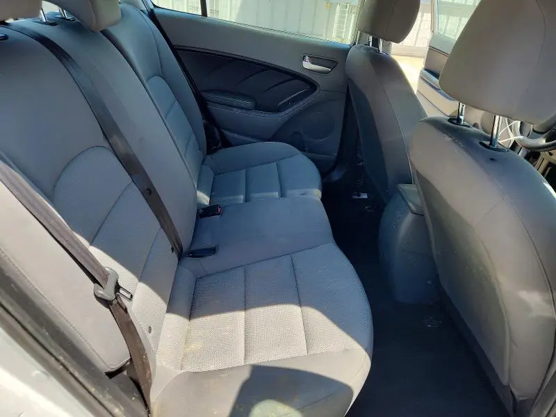 2017 KIA FORTE LX  