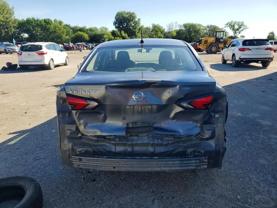 2022 NISSAN VERSA S  