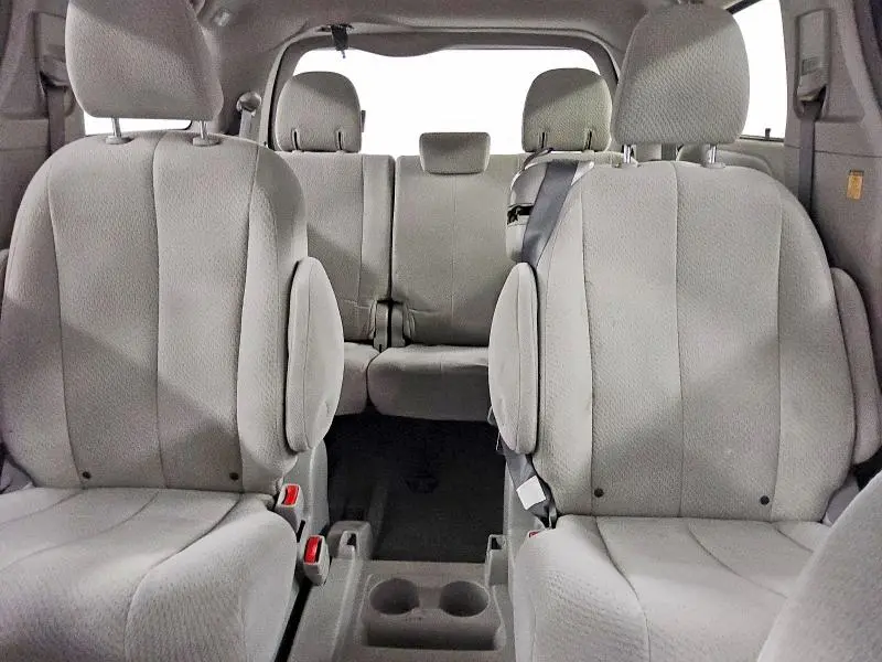 2012 TOYOTA SIENNA LE 8-PASSENGER  