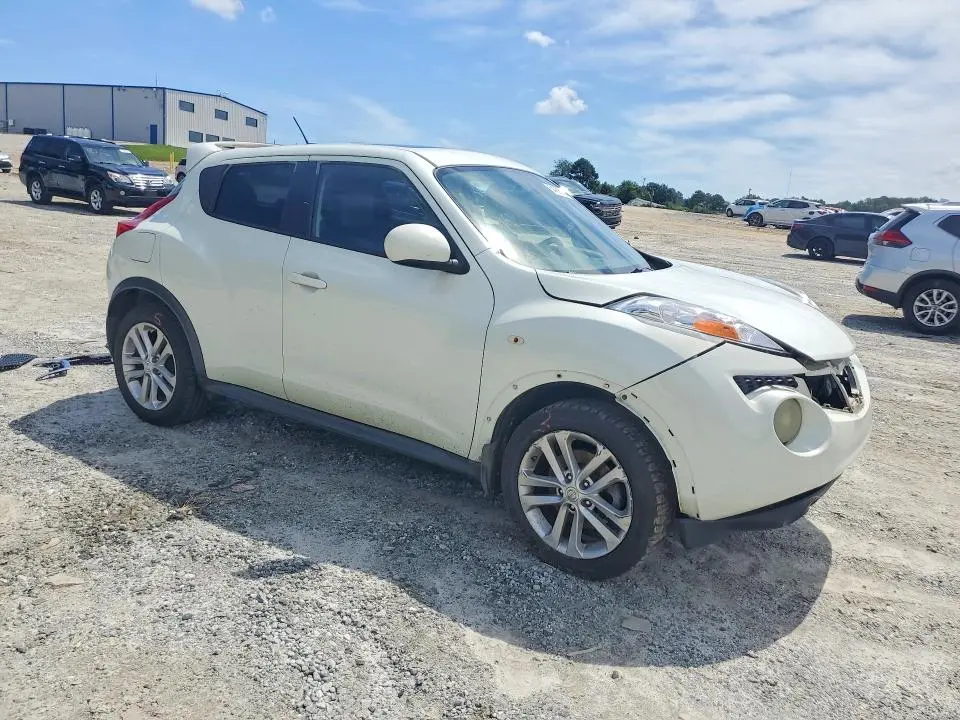 2011 NISSAN JUKE S  