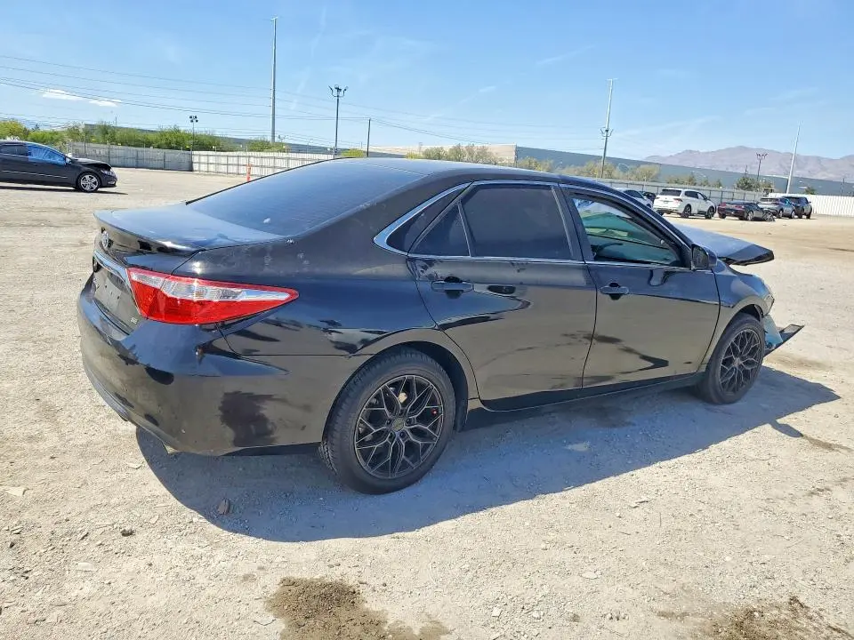 2016 TOYOTA CAMRY SE  