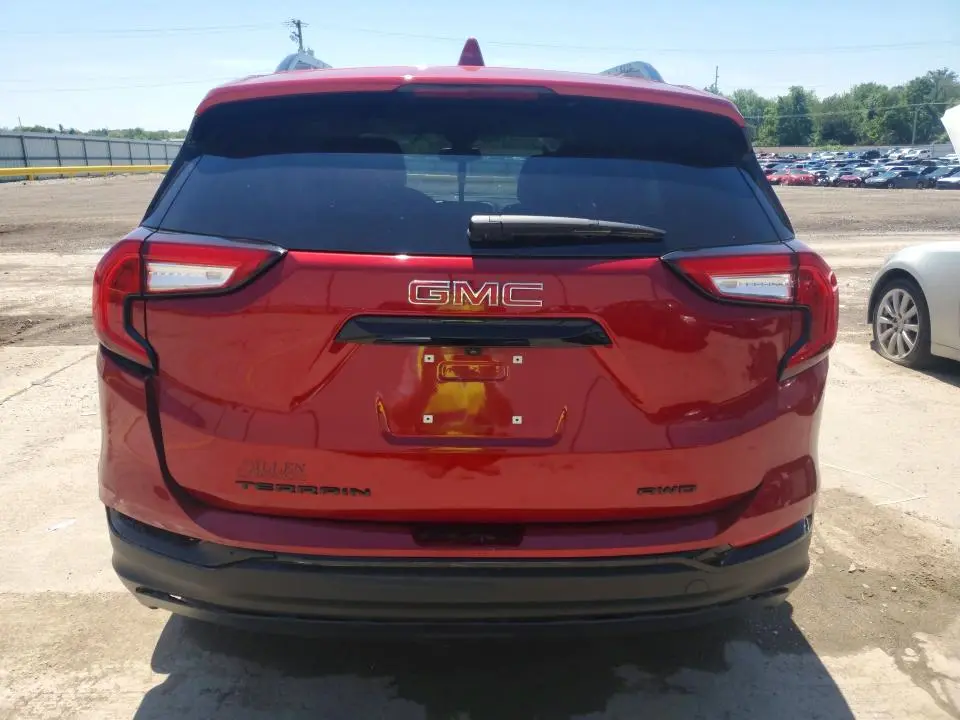 2024 GMC TERRAIN SLT  