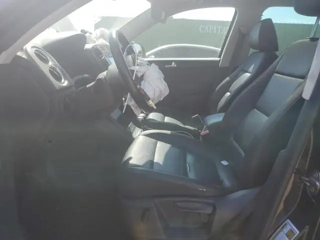 2010 VOLKSWAGEN TIGUAN SE  