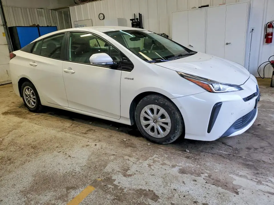2019 TOYOTA PRIUS LE  