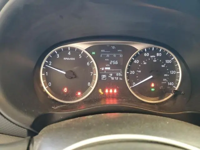 2021 NISSAN KICKS S  