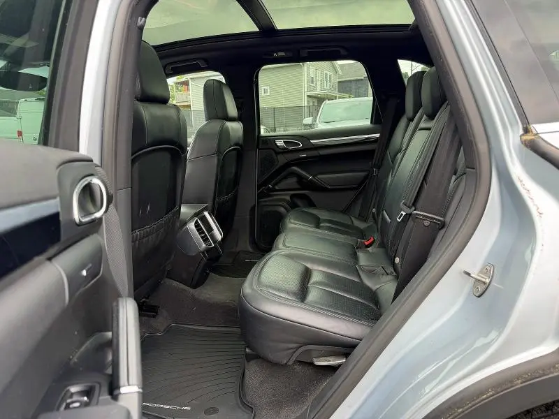2016 PORSCHE CAYENNE   