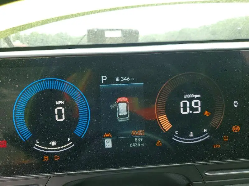 2025 HYUNDAI KONA SE  